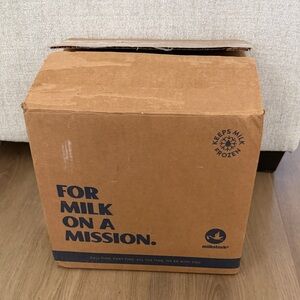 Milk Stork Shipping Box